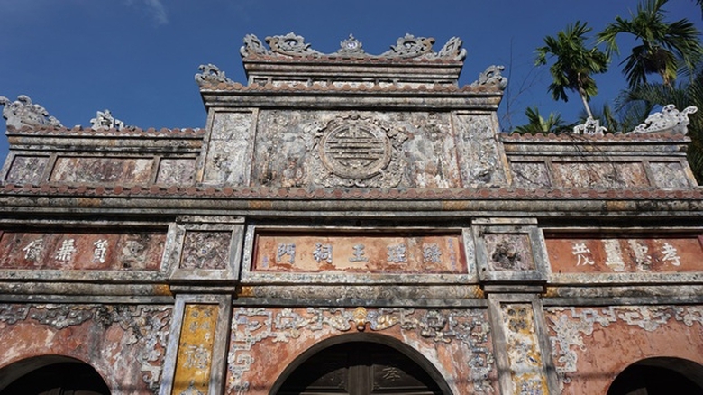 can canh vuong phu rong 2000m2 chua nhieu do co doc dao o hue