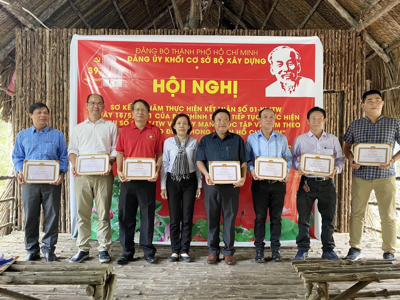 dang bo khoi co so bo xay dung vieng nghia trang liet sy rung sac