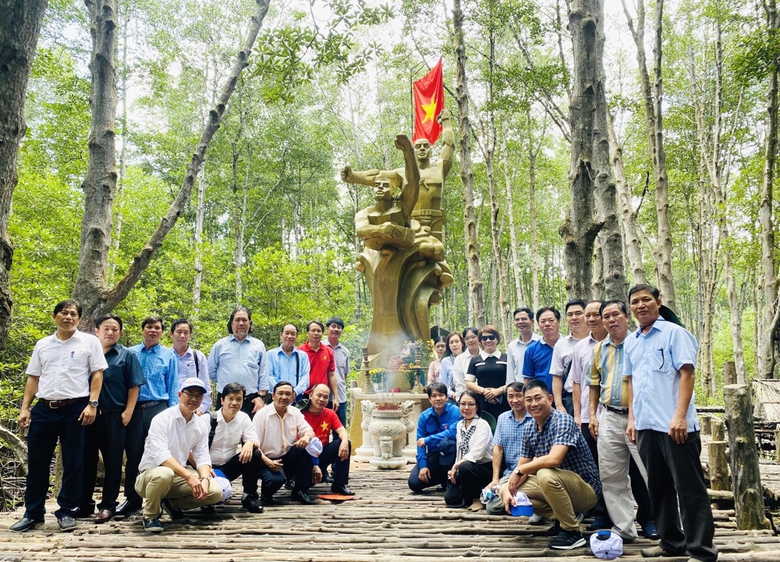 dang bo khoi co so bo xay dung vieng nghia trang liet sy rung sac