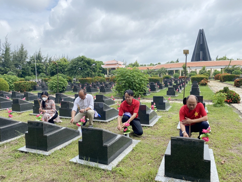 dang bo khoi co so bo xay dung vieng nghia trang liet sy rung sac