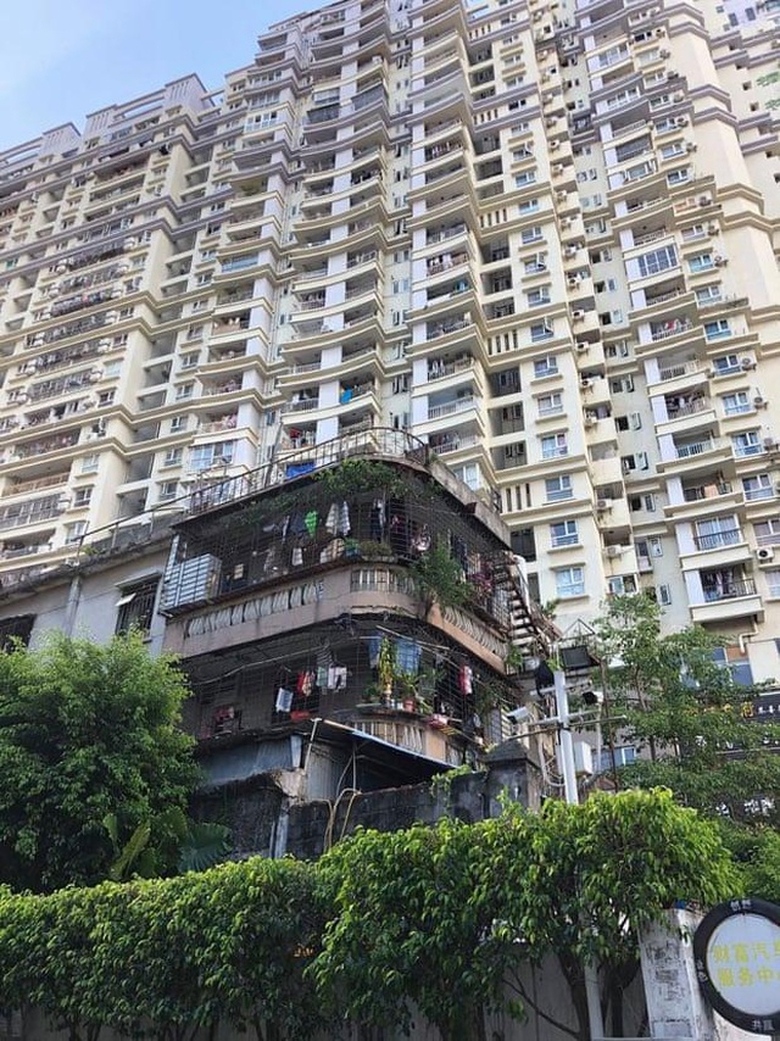 nhung ngoi nha cung dau mot minh mot kieu co tien cung kho pha