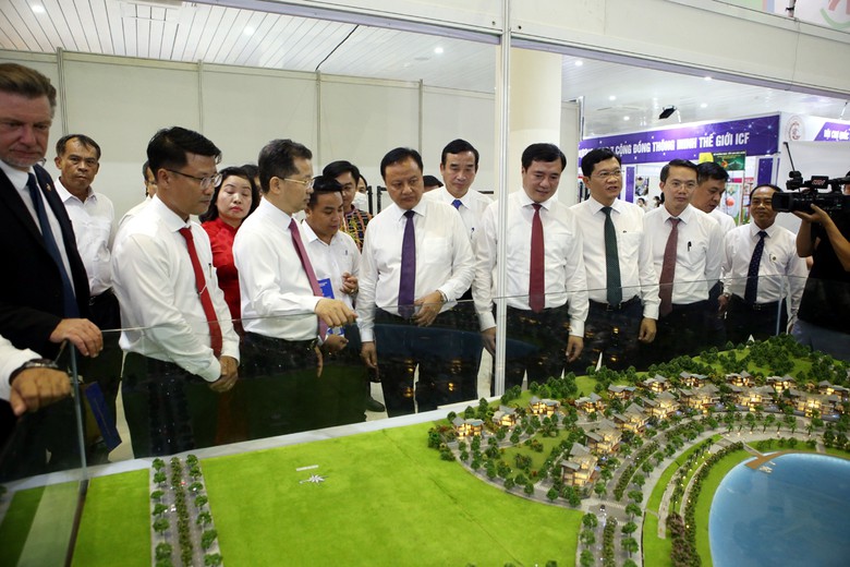 da nang khai mac hoi cho quoc te hanh lang kinh te dong tay