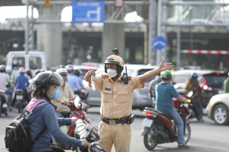 cua ngo tphcm un u keo dai sang dau tuan do cam cau nguyen huu canh