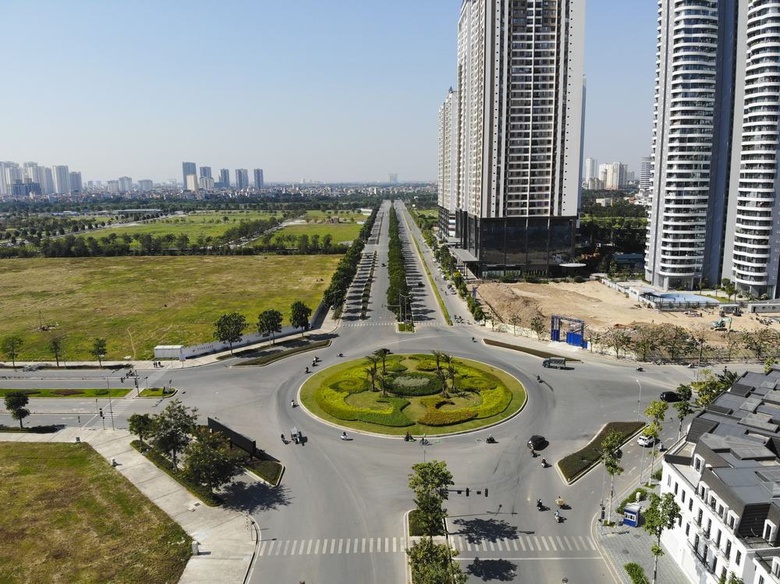 Ngắm tuyến đường 10 làn xe chưa được đặt tên tại thủ đô ngam tuyen duong 10 lan xe chua duoc dat ten tai thu do