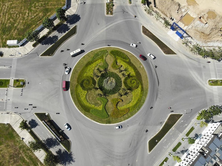 Ngắm tuyến đường 10 làn xe chưa được đặt tên tại thủ đô ngam tuyen duong 10 lan xe chua duoc dat ten tai thu do