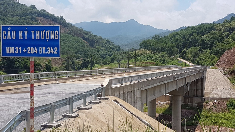 ha long mien nui duoi kip mien xuoi