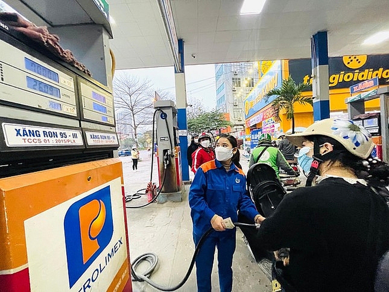 binh on gia xang khong nen chi tu thue moi truong