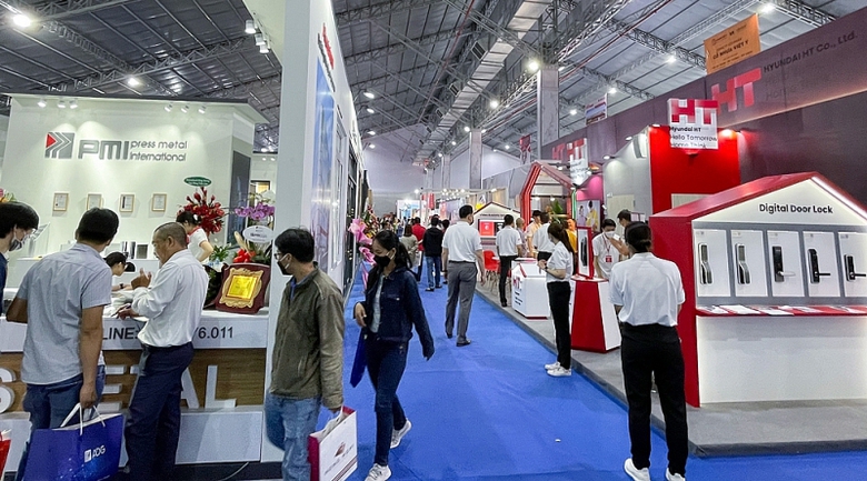 phim cach nhiet ngoi sao ngay dau tien toa sang tai vietbuild thanh pho ho chi minh lan 2
