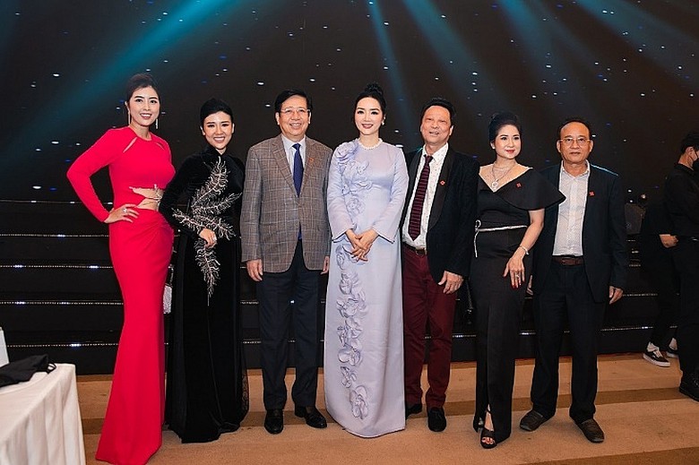 the face beauty 2022 su kien ton vinh nganh lam dep viet nam
