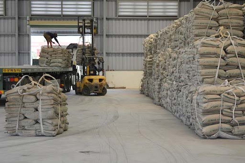 bo xay dung thao go kho khan cho doanh nghiep xi mang