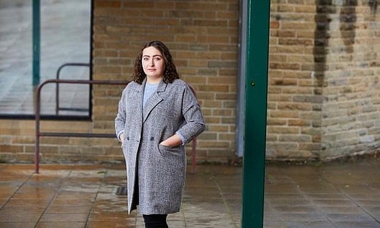 co gai tre vo no sau khi doc het tien tiet kiem mua can ho