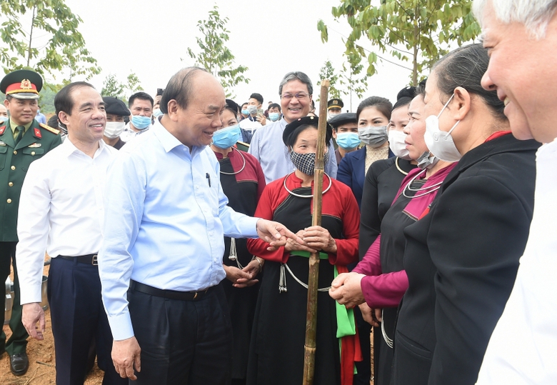 thu tuong nguyen xuan phuc trong cay xanh de thuc day quoc ke dan sinh