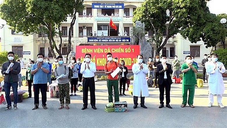 nhin lai 1 thang chong dich cang kho khan cang phai binh tinh tinh tao