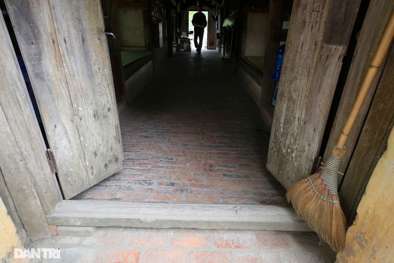 doc la cay cau co hinh thuyen nan up nguoc o ha noi