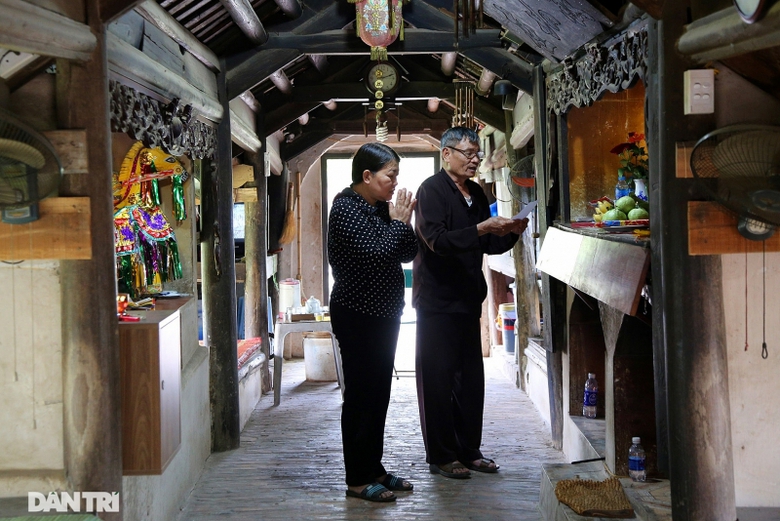 doc la cay cau co hinh thuyen nan up nguoc o ha noi