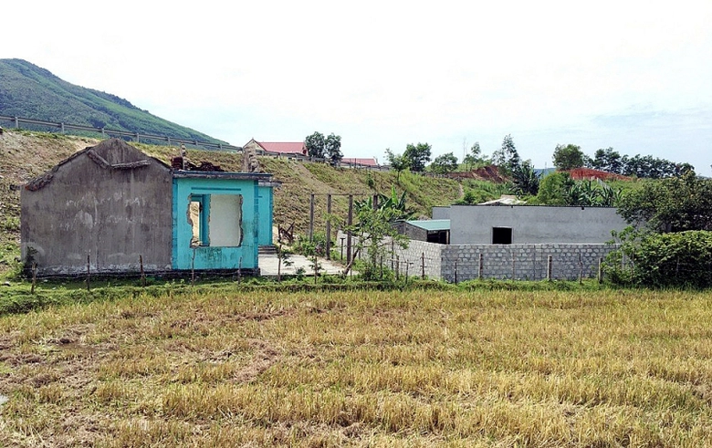 quang binh nguoi nha pho bi thu dang uy xa xay cong trinh don dau den bu cao toc khong chiu thao do