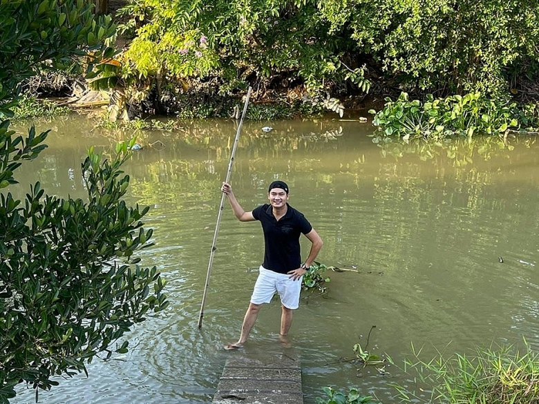 dien vien minh luan cai tao khu vuon 2000m2 trong loat cay an trai