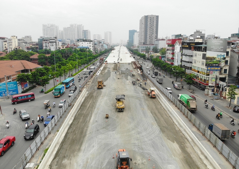 ha noi gap rut thi cong duong vanh dai 3 tren cao truoc ngay thong xe