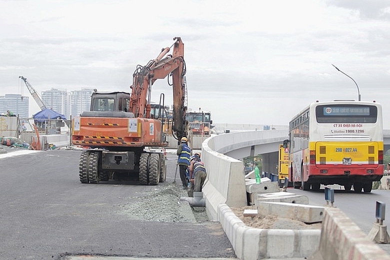 ha noi gap rut thi cong duong vanh dai 3 tren cao truoc ngay thong xe