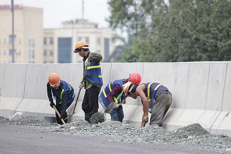 ha noi gap rut thi cong duong vanh dai 3 tren cao truoc ngay thong xe