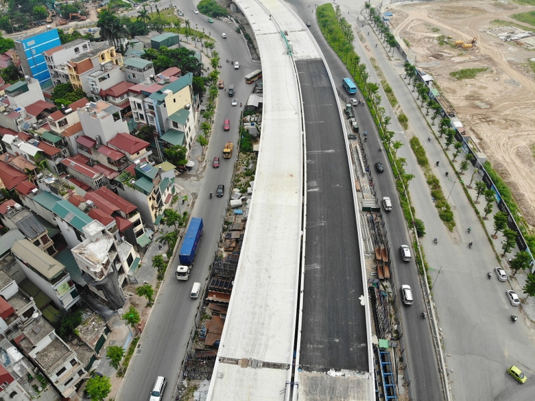 ha noi gap rut thi cong duong vanh dai 3 tren cao truoc ngay thong xe