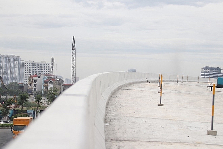 ha noi gap rut thi cong duong vanh dai 3 tren cao truoc ngay thong xe