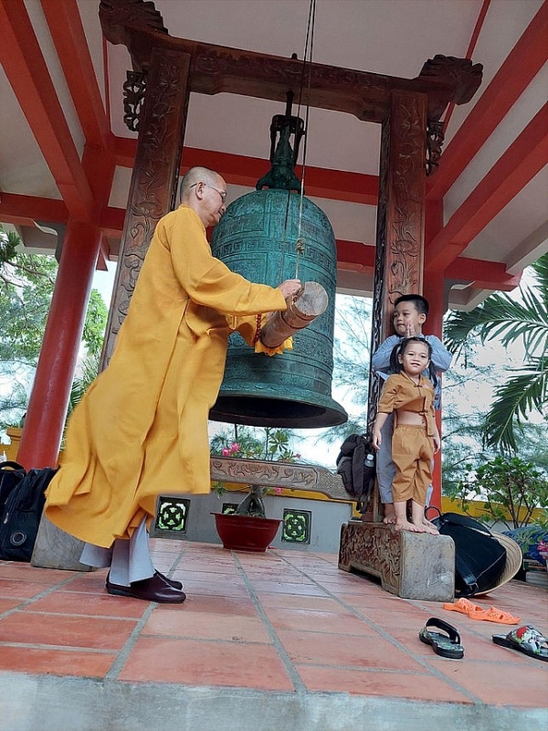 khanh thanh 3 ngoi chua tai huyen dao truong sa thieng lieng nhung cot moc tam linh