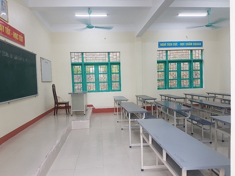 tien yen quang ninh truong trung hoc pho thong nguyen trai chat vat chieu sinh