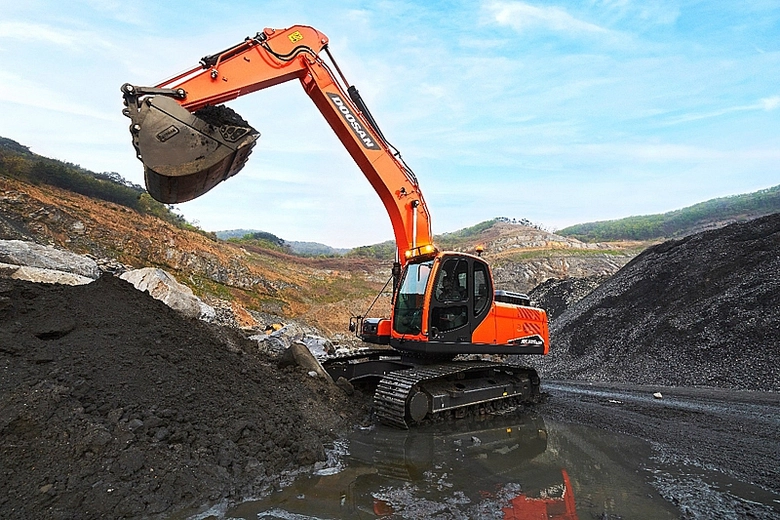 may xuc doosan dx255lca 7m chinh phuc moi cong trinh