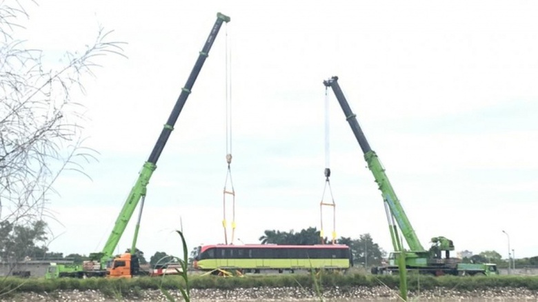 Đo&agrave;n t&agrave;u Nhổn - ga H&agrave; Nội - 2