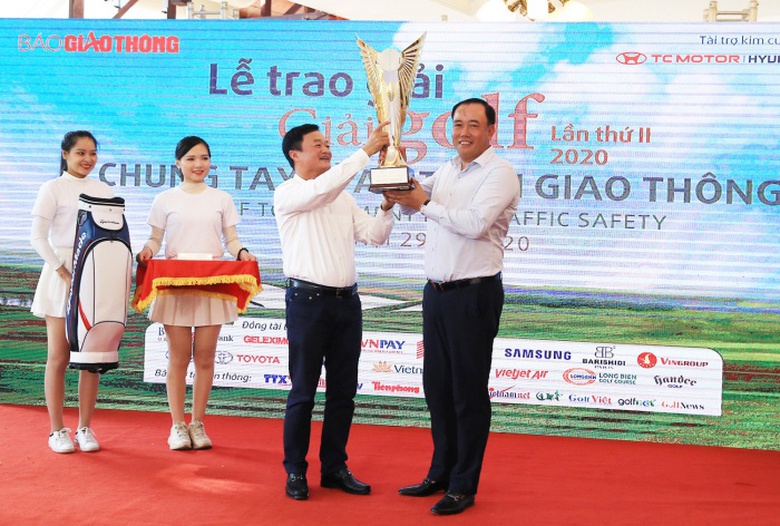 Golfer Ho&agrave;ng Qu&acirc;n v&ocirc; địch Giải golf Chung tay v&igrave; ATGT 2020- Ảnh 1.
