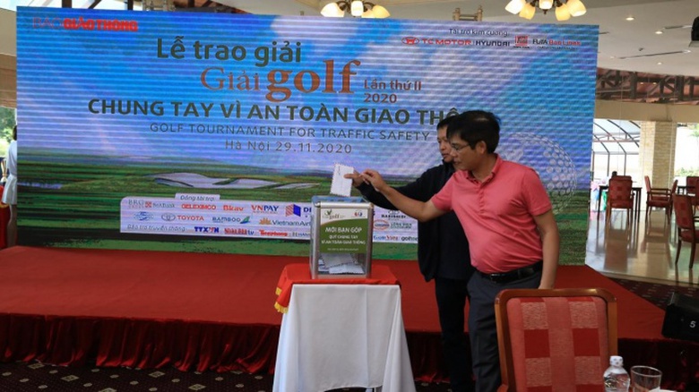 Golfer Ho&agrave;ng Qu&acirc;n v&ocirc; địch Giải golf Chung tay v&igrave; ATGT 2020- Ảnh 4.