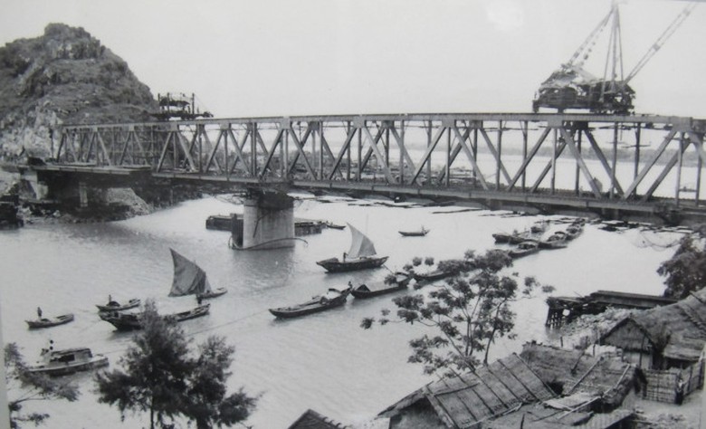 Chuyện giữ cầu H&agrave;m Rồng dưới mưa bom- Ảnh 3.