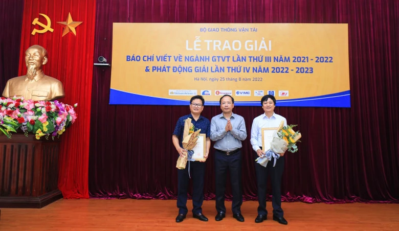 25 t&aacute;c phẩm đoạt Giải B&aacute;o ch&iacute; viết về ng&agrave;nh GTVT lần thứ III- Ảnh 5.