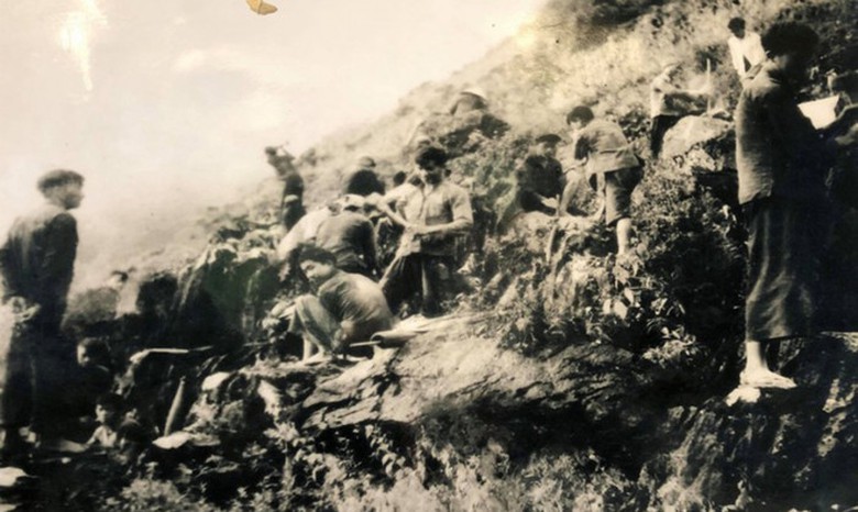 Những mối t&igrave;nh v&agrave; những người nằm lại ng&agrave;y mở đường Hạnh Ph&uacute;c- Ảnh 2.