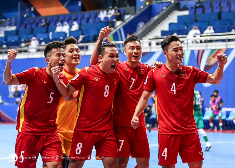 Tr&uacute;t "mưa" b&agrave;n thắng v&agrave;o lưới H&agrave;n Quốc, Việt Nam lấy v&eacute; dự VCK futsal ch&acirc;u &Aacute; 2024  - Ảnh 1.