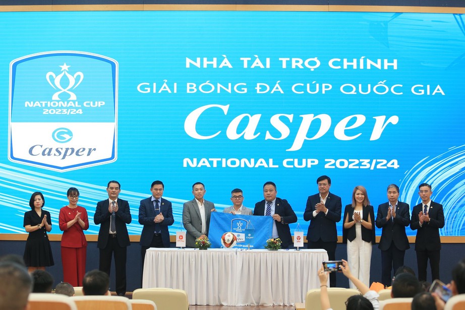 Đội v&ocirc; địch V-League nhận thưởng bao nhi&ecirc;u tiền? - Ảnh 2.