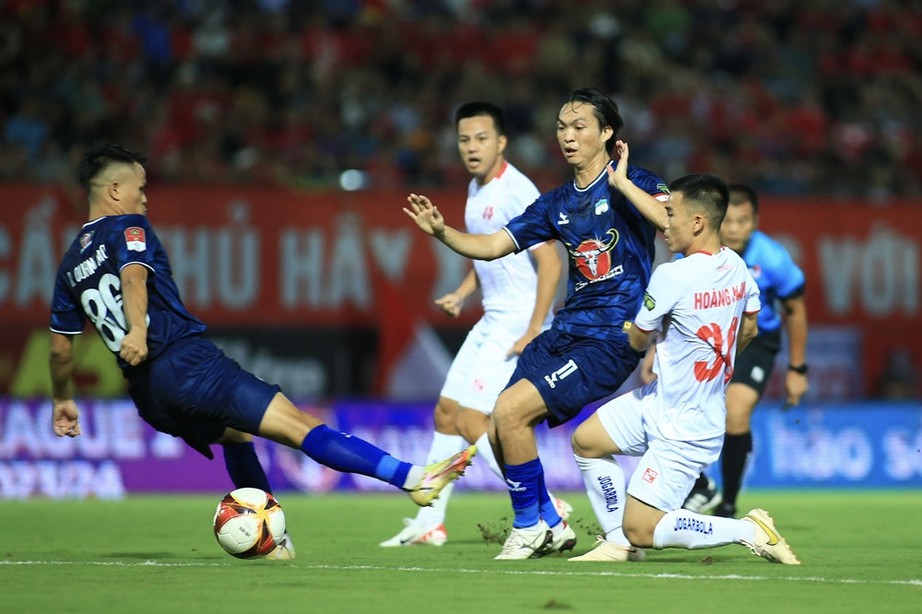 V-League: Ngoại binh tỏa s&aacute;ng, HAGL chia điểm tr&ecirc;n s&acirc;n Hải Ph&ograve;ng  - Ảnh 1.