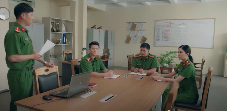 Đội điều tra cho rằng đồng phạm của Cường trong vụ đột nhập nhà ông Hoàng đã bị ai đó dùng nước khoái để hãm hại. Đội điều tra cho rằng đồng phạm của Cường trong vụ đột nhập nhà ông Hoàng đã bị ai đó dùng nước khoái để hãm hại.