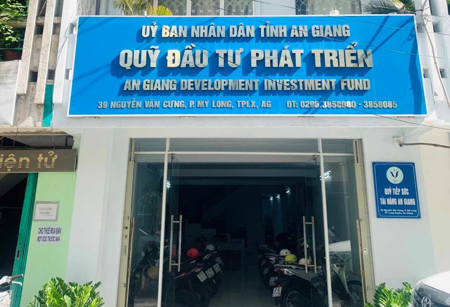 Kỷ luật gi&aacute;m đốc Quỹ Đầu tư ph&aacute;t triển An Giang - Ảnh 1.