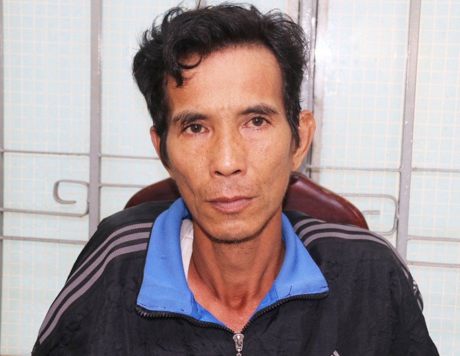 Bắt nghi can g&acirc;y ra h&agrave;ng loạt vụ cắt trộm c&aacute;p viễn th&ocirc;ng ở Kh&aacute;nh Ho&agrave; - Ảnh 1.