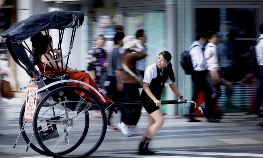 Ngày càng nhiều phụ nữ Nhật muốn làm phu xe
- Ảnh 1. Ngày càng nhiều phụ nữ Nhật muốn làm phu xe
- Ảnh 1.