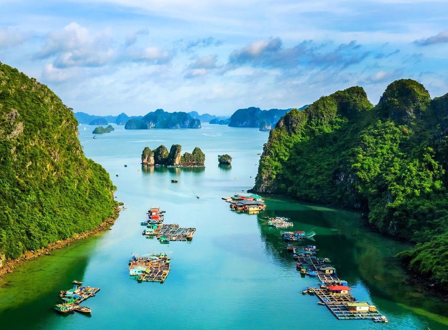 Cấm t&agrave;u, thuyền hoạt động tại l&agrave;ng ch&agrave;i cổ Cửa Vạn - Ảnh 1.
