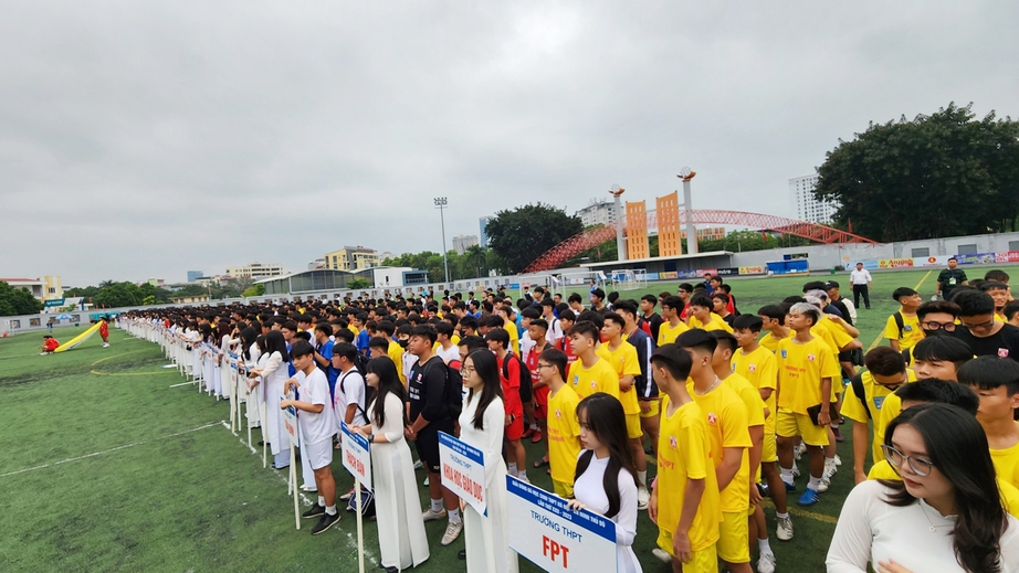 T&igrave;m nh&agrave; v&ocirc; địch Giải b&oacute;ng đ&aacute; học sinh THPT H&agrave; Nội từ 100 đội  - Ảnh 1.