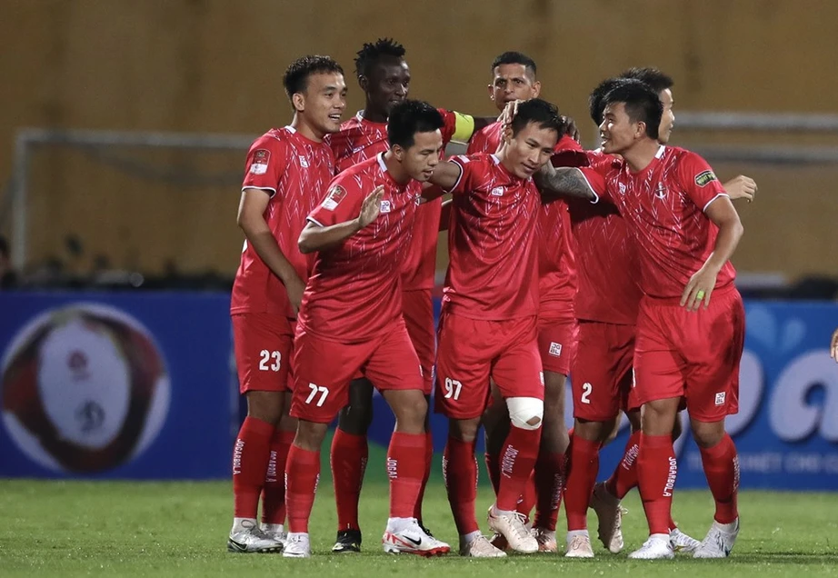 V-League: Hải Ph&ograve;ng quật ng&atilde; H&agrave; Nội trong ng&agrave;y s&acirc;n H&agrave;ng Đẫy gặp sự cố  - Ảnh 1.