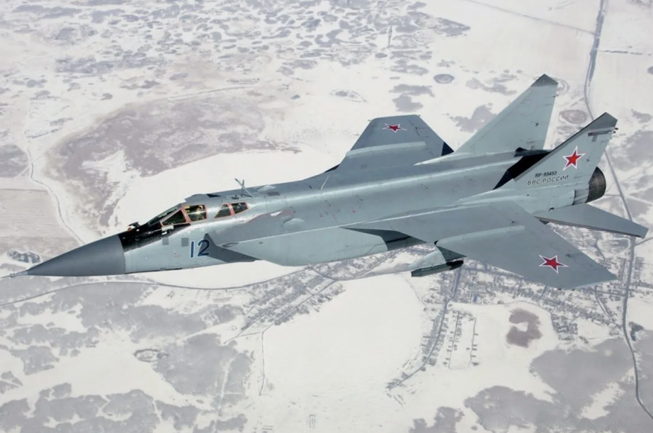 Sau động th&aacute;i của Mỹ, chiến cơ MiG-31 của Nga nhận lệnh xuất k&iacute;ch - Ảnh 1.