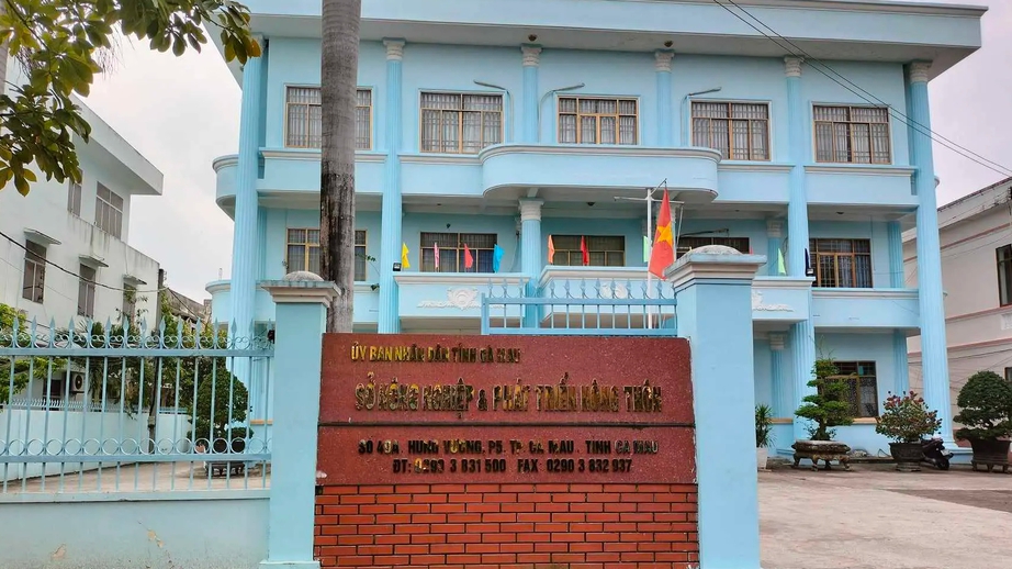 Đ&igrave;nh chỉ chức vụ Ch&aacute;nh thanh tra Sở NN&PTNT tỉnh C&agrave; Mau - Ảnh 1.