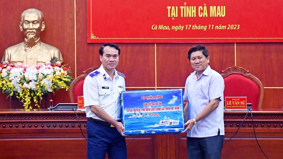 C&agrave; Mau đẩy mạnh tuy&ecirc;n truyền về nhiệm vụ bảo vệ chủ quyền biển, đảo - Ảnh 3.