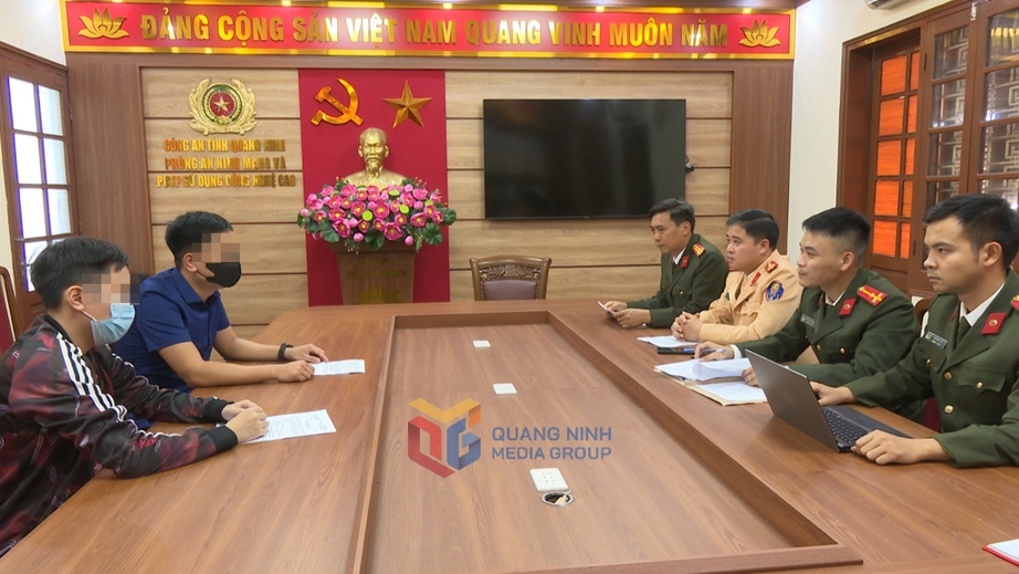 Quảng Ninh x&oacute;a bỏ, xử l&yacute; h&agrave;ng loạt nh&oacute;m b&aacute;o chốt CSGT tr&ecirc;n mạng x&atilde; hội - Ảnh 1.
