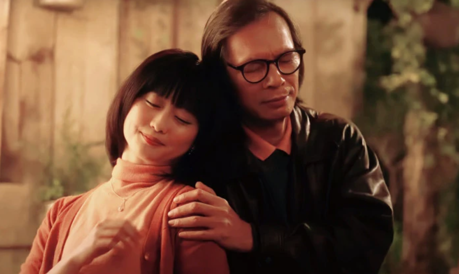 Nh&acirc;n vật Michiko do Akari Nakatani đảm nhiệm trong phim "Em v&agrave; Trịnh"